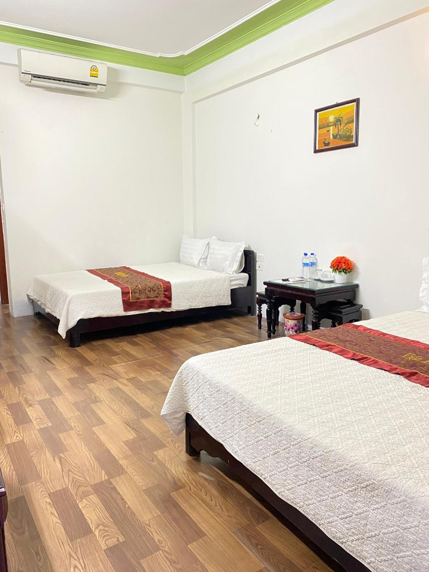 Hotel Khach San Vien Dong à Cửa Lò Extérieur photo