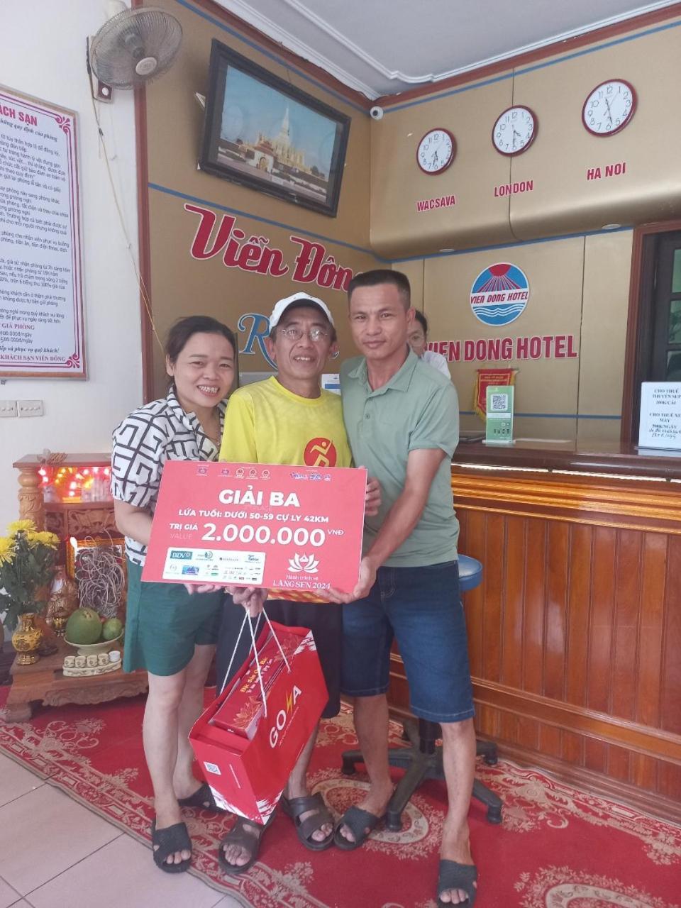 Hotel Khach San Vien Dong à Cửa Lò Extérieur photo