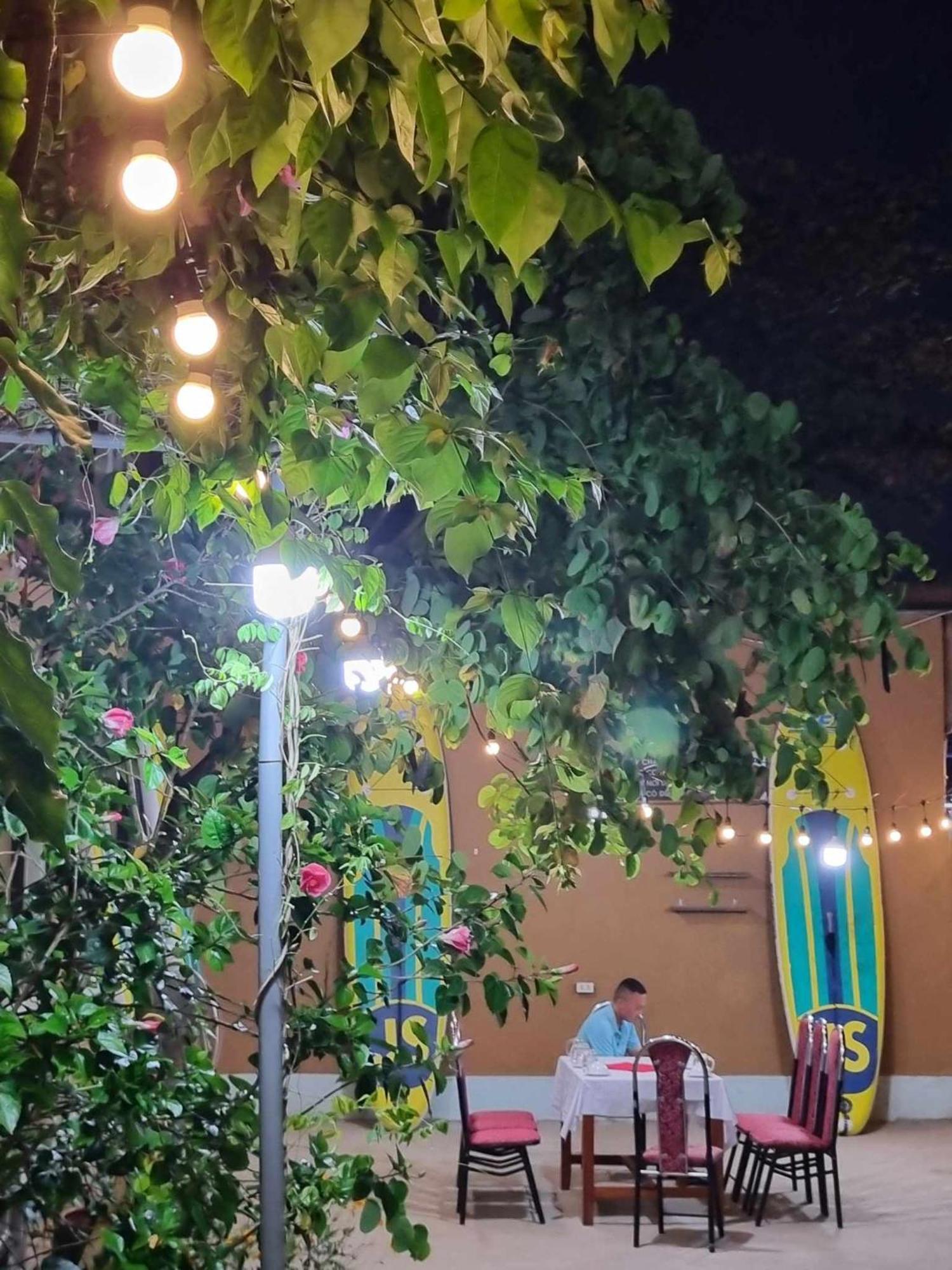 Hotel Khach San Vien Dong à Cửa Lò Extérieur photo
