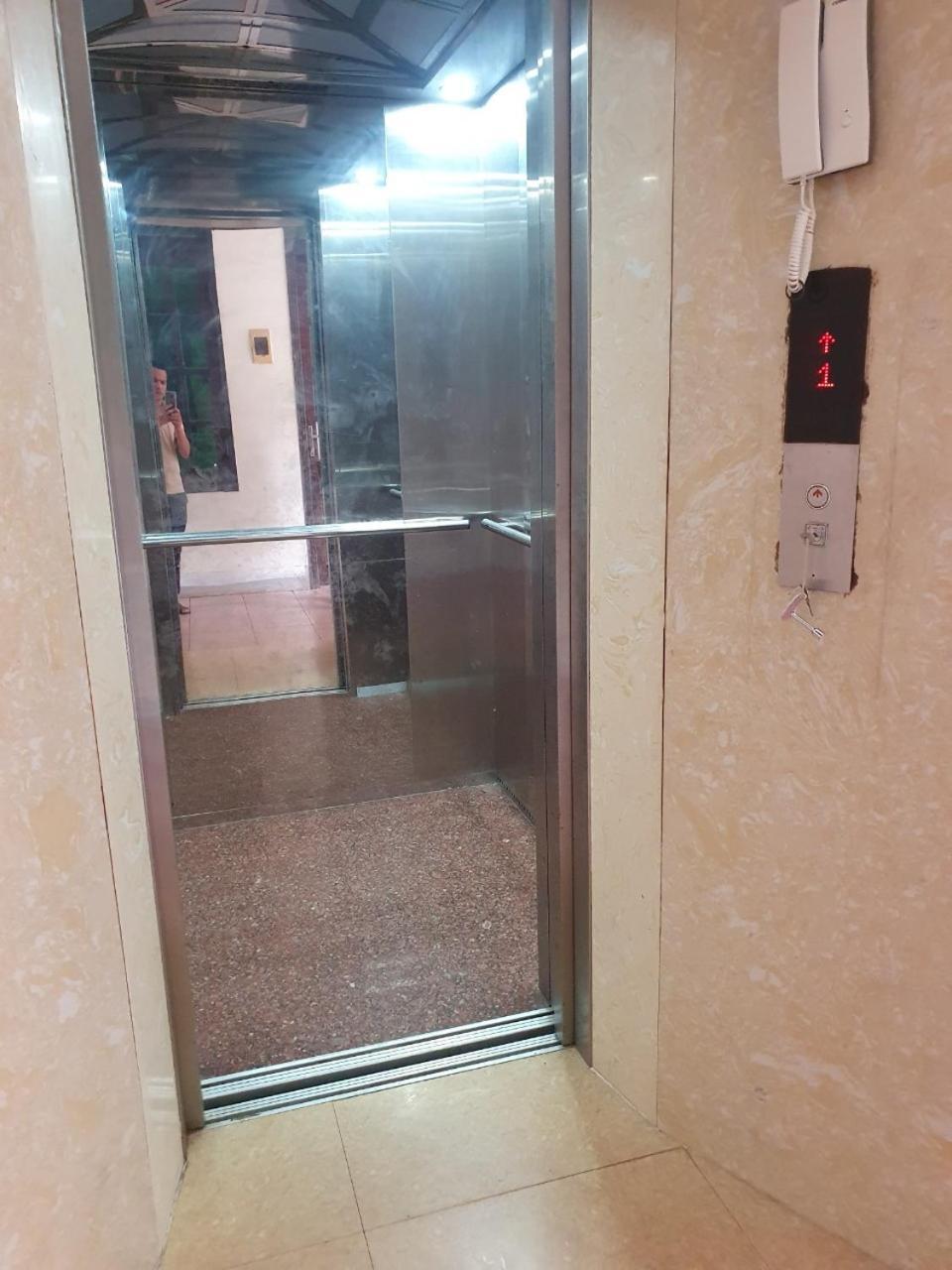 Hotel Khach San Vien Dong à Cửa Lò Extérieur photo