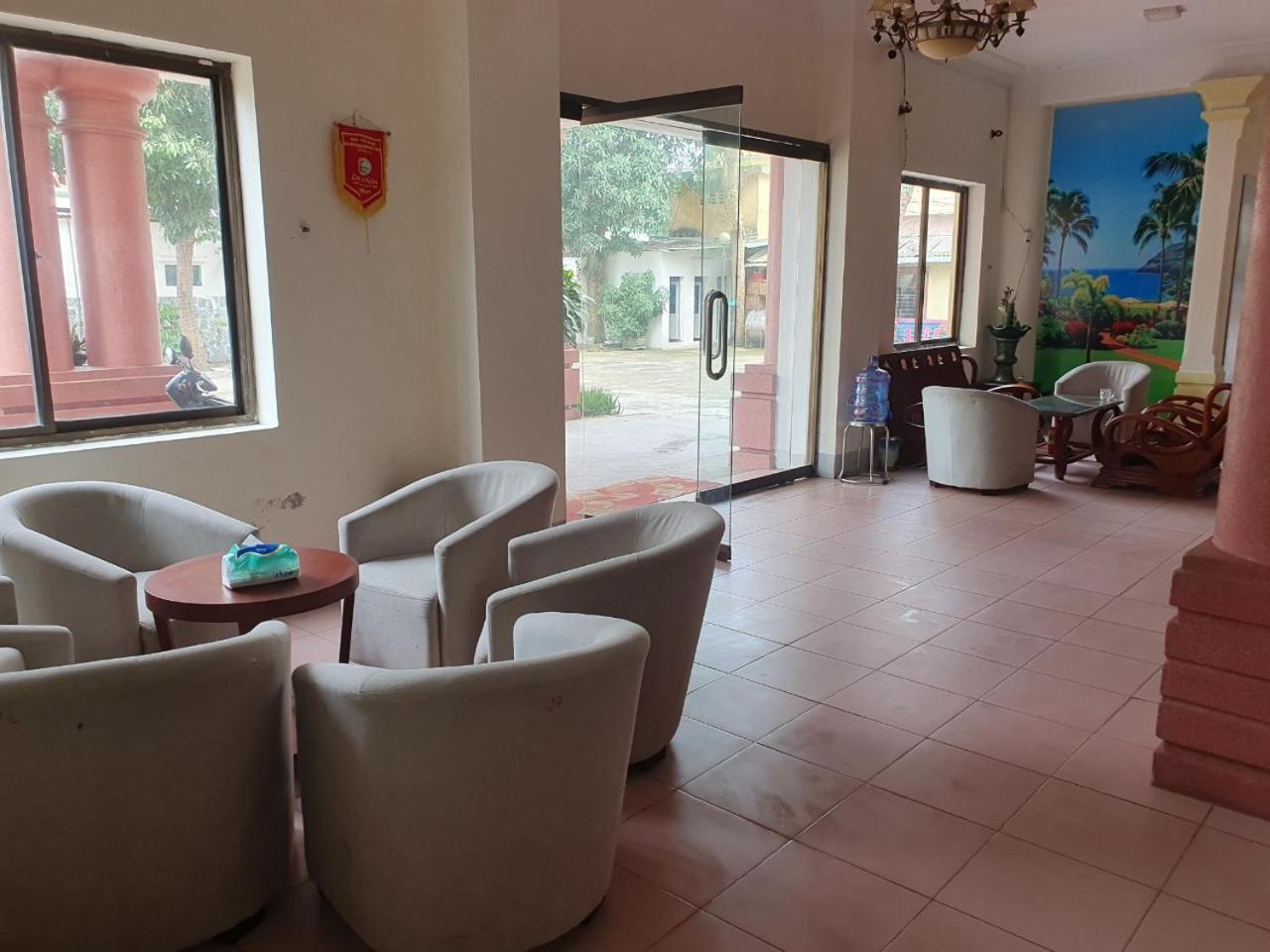 Hotel Khach San Vien Dong à Cửa Lò Extérieur photo