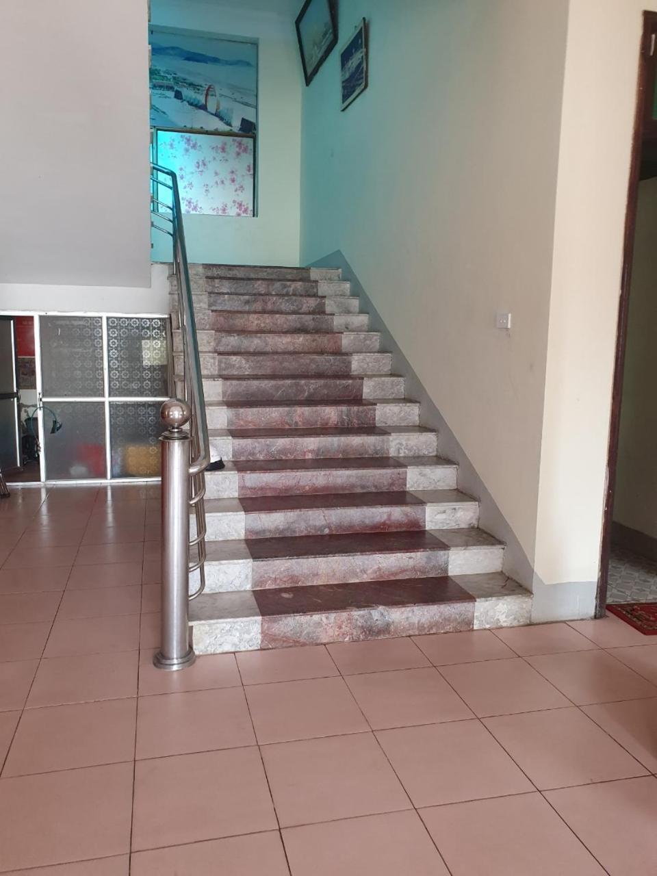 Hotel Khach San Vien Dong à Cửa Lò Extérieur photo