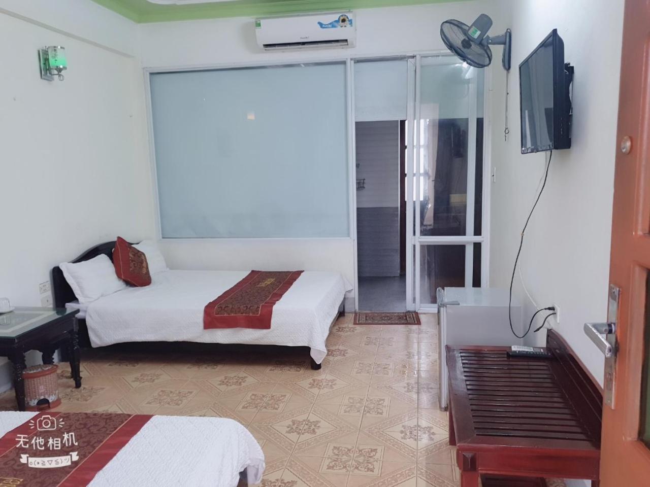Hotel Khach San Vien Dong à Cửa Lò Extérieur photo