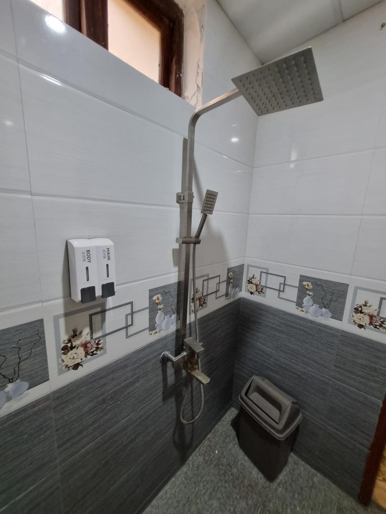 Hotel Khach San Vien Dong à Cửa Lò Extérieur photo
