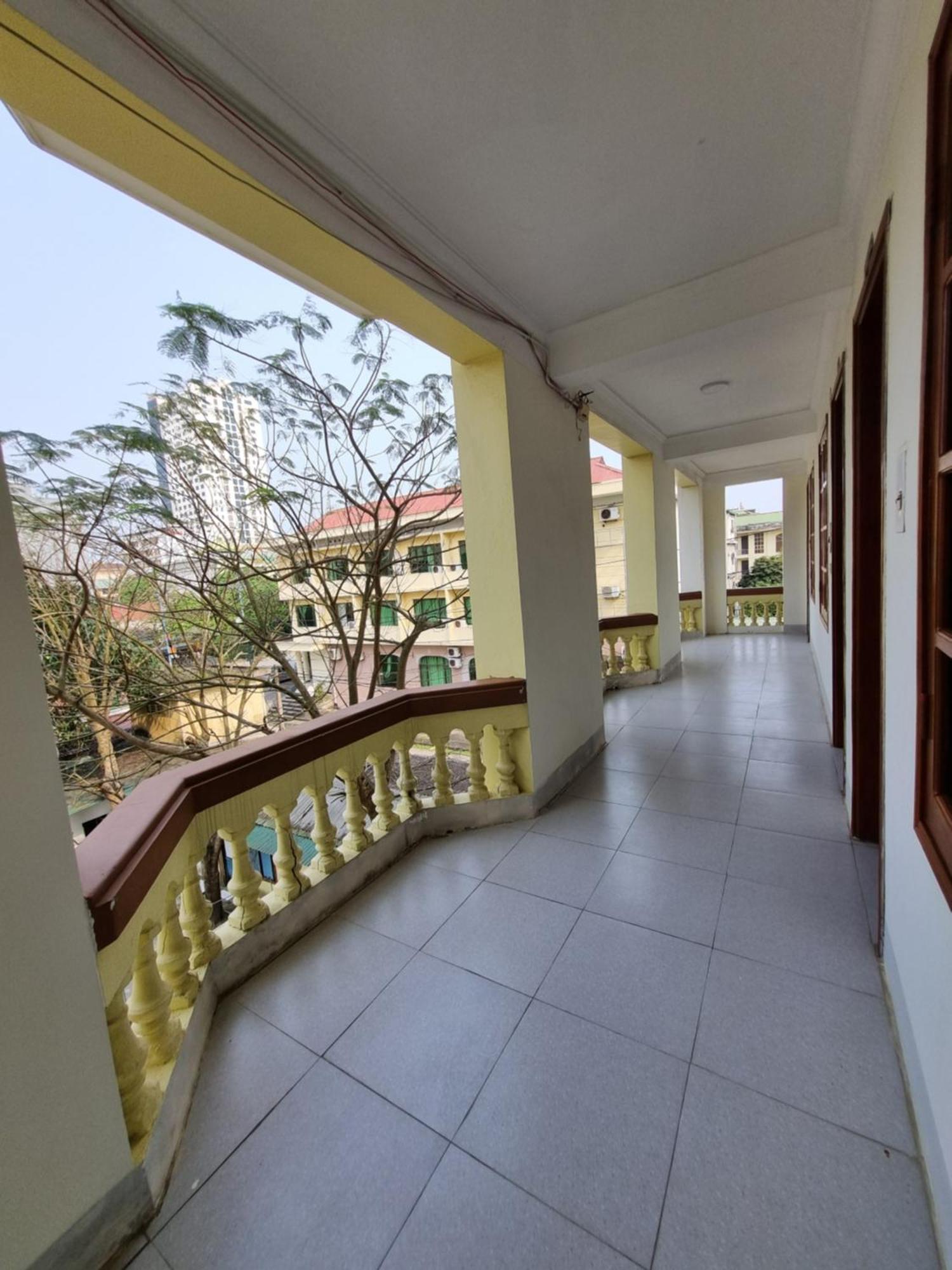 Hotel Khach San Vien Dong à Cửa Lò Extérieur photo